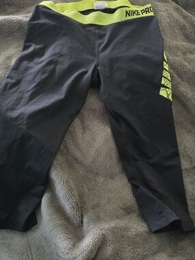 WOMENS NIKE Black Capri Leggings with Neon Yellow Waistband